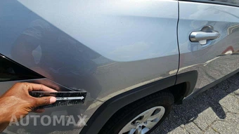 2022 Toyota RAV4 LE - miniatura 23