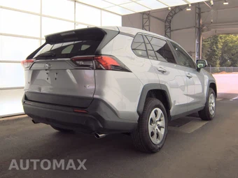 2022 Toyota RAV4 LE - miniatura 4