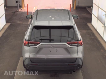 2022 Toyota RAV4 LE - miniatura 5