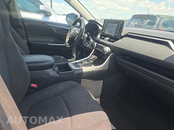 2022 Toyota RAV4 LE - miniatura 8