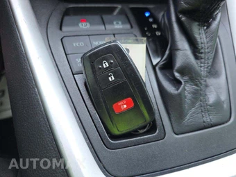 2022 Toyota RAV4 XLE - miniatura 5