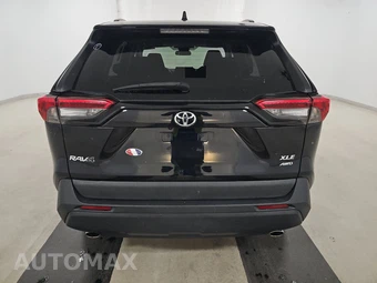 2022 Toyota RAV4 XLE - miniatura 5