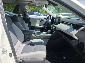 2022 Toyota RAV4 XLE - miniatura 3