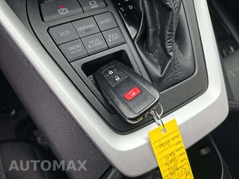 2022 Toyota RAV4 XLE - miniatura 5