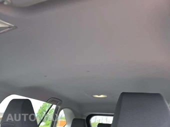 2022 Toyota RAV4 XLE - miniatura 8