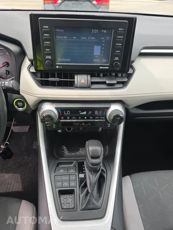 2022 Toyota RAV4 XLE - miniatura 11