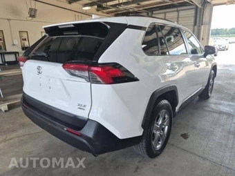 2022 Toyota RAV4 XLE - miniatura 3