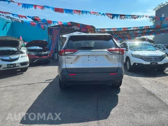 2022 Toyota RAV4 XLE - miniatura 8