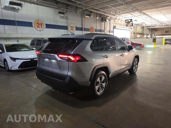 2022 Toyota RAV4 XLE - miniatura 3