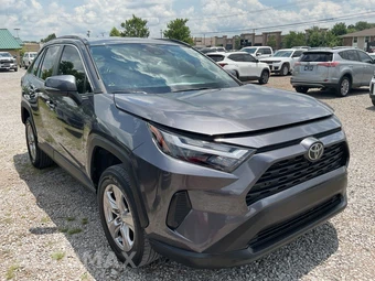2022 Toyota RAV4 XLE - miniatura 5
