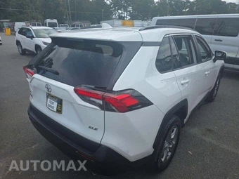 2022 Toyota RAV4 XLE - miniatura 3