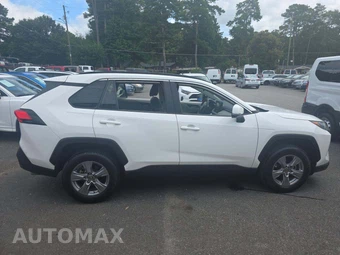 2022 Toyota RAV4 XLE - miniatura 4