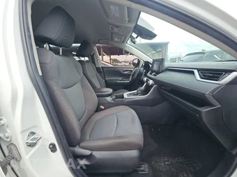 2022 Toyota RAV4 XLE - miniatura 8