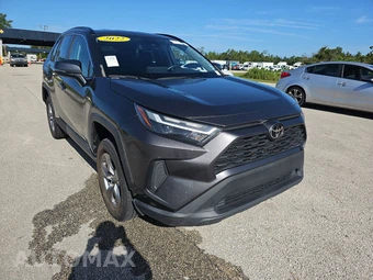 2022 Toyota RAV4 XLE - miniatura 3