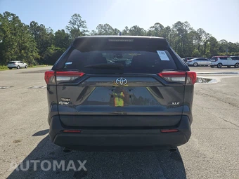 2022 Toyota RAV4 XLE - miniatura 5