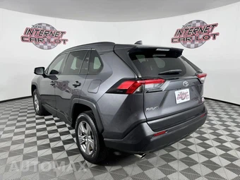 2022 Toyota RAV4 XLE - miniatura 5
