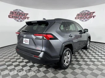 2022 Toyota RAV4 XLE - miniatura 7