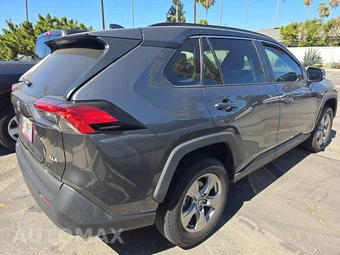 2022 Toyota RAV4 XLE - miniatura 4