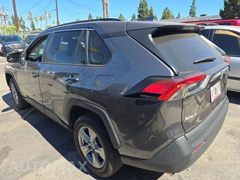 2022 Toyota RAV4 XLE - miniatura 6