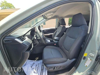 2022 Toyota RAV4 XLE – miniatura 3