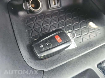 2022 Toyota RAV4 XLE – miniatura 5
