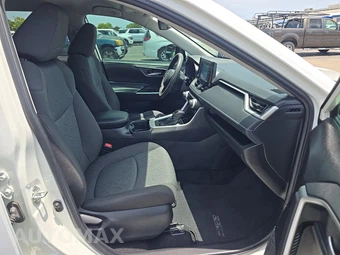2022 Toyota RAV4 XLE - miniatura 8