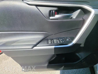 2022 Toyota RAV4 XLE - miniatura 9