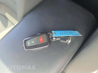 2022 Toyota RAV4 XLE – miniatura 8