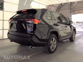 2022 Toyota RAV4 XLE – miniatura 4