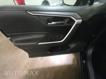 2022 Toyota RAV4 XLE – miniatura 9