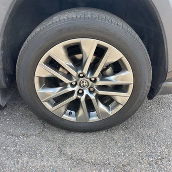 2022 Toyota RAV4 XLE Premium - miniatura 22