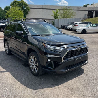 2022 Toyota RAV4 XLE Premium - miniatura 4