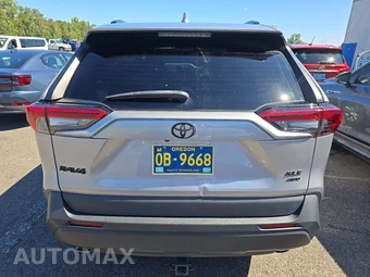2022 Toyota RAV4 XLE Premium – miniatura 5