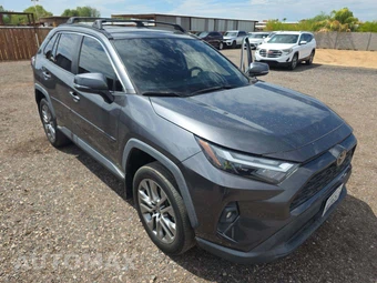 2022 Toyota RAV4 XLE Premium - miniatura 4