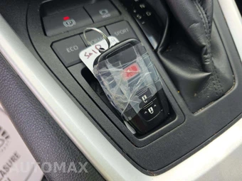 2022 Toyota RAV4 XLE Premium - miniatura 8