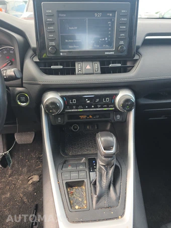 2022 Toyota RAV4 XLE Premium - miniatura 11
