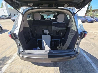 2022 Toyota Sienna LE 8-Passenger 120.5" WB - miniatura 15