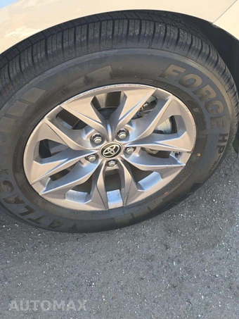 2022 Toyota Sienna LE 8-Passenger 120.5" WB - miniatura 25