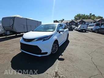 2022 Toyota Sienna LE 8-Passenger 120.5" WB