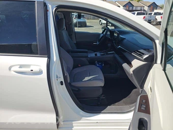 2022 Toyota Sienna LE 8-Passenger 120.5" WB - miniatura 16