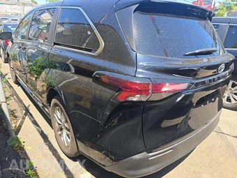 2022 Toyota Sienna LE 8-Passenger 120.5" WB - miniatura 2