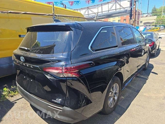 2022 Toyota Sienna LE 8-Passenger 120.5" WB - miniatura 3