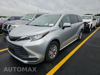 2022 Toyota Sienna LE 8-Passenger 120.5" WB