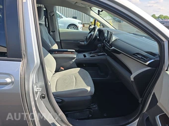 2022 Toyota Sienna LE 8-Passenger 120.5" WB - miniatura 8