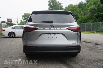2022 Toyota Sienna LE 8-Passenger 120.5" WB - miniatura 17