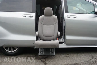 2022 Toyota Sienna LE 8-Passenger 120.5" WB - miniatura 2