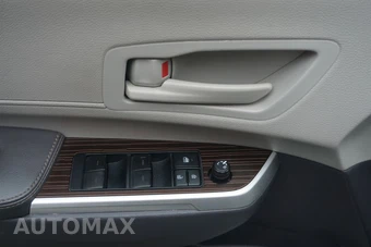 2022 Toyota Sienna LE 8-Passenger 120.5" WB - miniatura 21