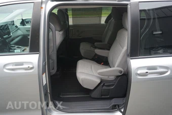 2022 Toyota Sienna LE 8-Passenger 120.5" WB - miniatura 28