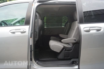 2022 Toyota Sienna LE 8-Passenger 120.5" WB - miniatura 29