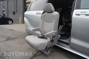 2022 Toyota Sienna LE 8-Passenger 120.5" WB - miniatura 3